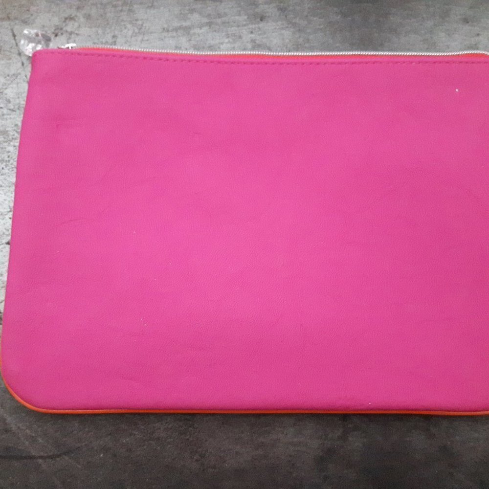 Issey Miyake Pleats Please Cosmetic Case w/charm - Picture 2 of 4